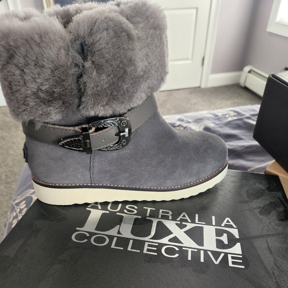 Luxe Australia wedge boots